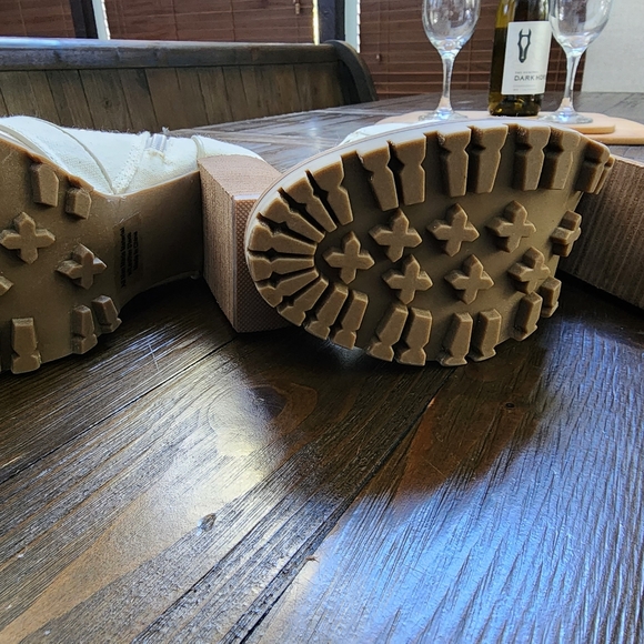 DV DOLCE VITA Ayleen Heeled Lug Sole Combat Boots Size 5 1/2 NWOT - Picture 7 of 12